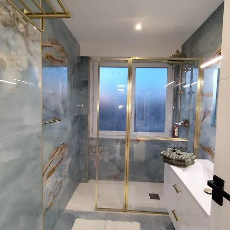 Cozy Downtown 2 Bedroom 1 Min 1 Min Tramway 10min Airport Air Conditionner *