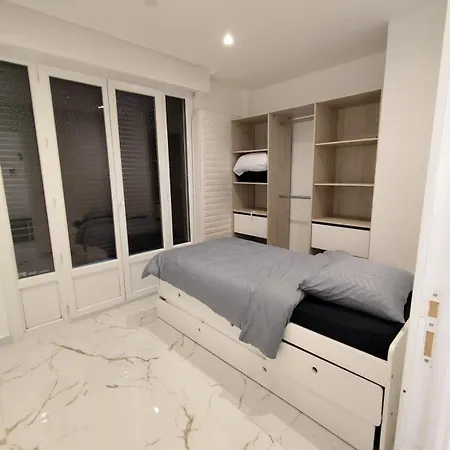 Cozy Downtown 2 Bedroom 1 Min 1 Min Tramway 10min Airport Air Conditionner * Νίκαια
