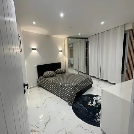 Cozy Downtown 2 Bedroom 1 Min 1 Min Tramway 10min Airport Air Conditionner * Νίκαια