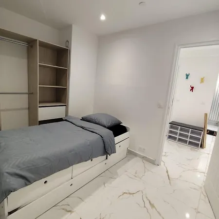 Cozy Downtown 2 Bedroom 1 Min 1 Min Tramway 10min Airport Air Conditionner Διαμέρισμα