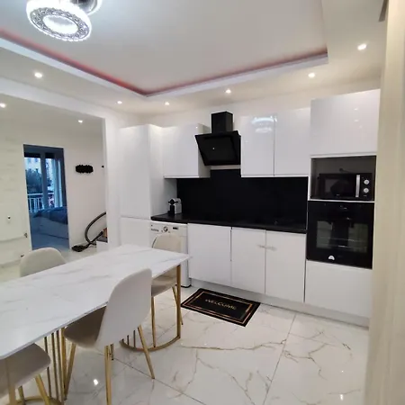 Διαμέρισμα Cozy Downtown 2 Bedroom 1 Min 1 Min Tramway 10min Airport Air Conditionner *